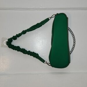 AKIRA GREEN HANDBAG NEW WITHOUT TAG